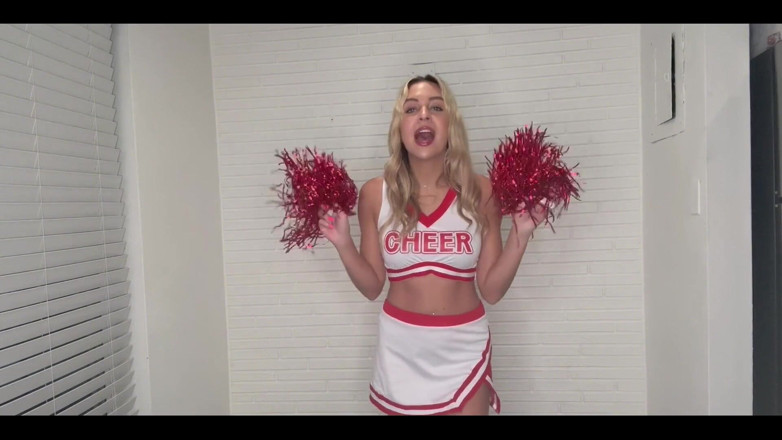 Tiffstreatsxoxo: Bratty cheerleader pest je