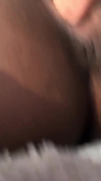 Ik doe de deur dicht, doe het licht uit en laat me meeslepen door wat ik voel