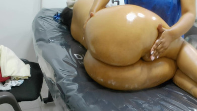 malesabenatiastar: Masaj de lux pentru soția infidelă și corpul ei cu forme