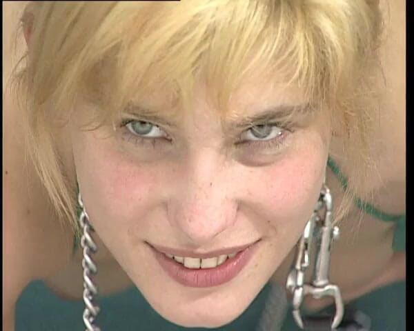 YOUR FIRST PORN: Hausfrau Virginia - Gospodyni Domowa Virginia