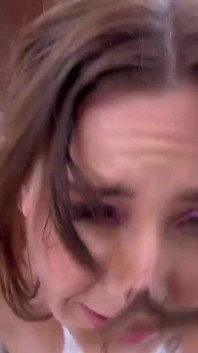 Cap S3e3 Serena Hill je konfrontována se Leanou Lovings Posádkou