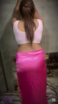 Esposa gostosa balança a bunda e o marido record