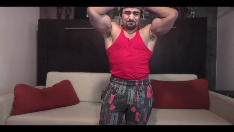 Benji Bastian: Straight Bodybuilder Shows off by Flexing and Posing Huge Muscular...