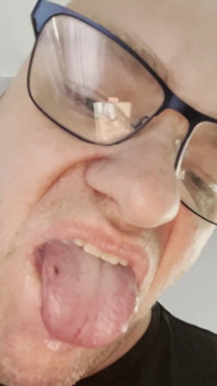 Nadržená v salonku