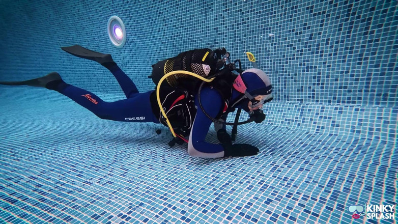 UKCuteGirl Lucy Lauren: Scuba Retreat ตอน 2: Fin Hover และปัญหาในการฝึกเรือน