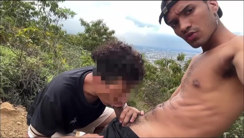 vergar4_daviid: Succhia il cazzo dell'atleta con un Enorme cazzo