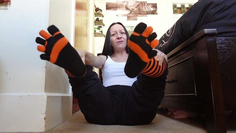 Raven Willow: Du dachtest, ich wäre nett, Zehen socken necken