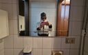 Nicoletta Fetish: Сенсационная подборка пердеж в публичных туалетах и отличного писсинга для этой итальянской милфы