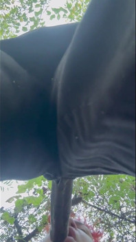 Ruiva rainha de espadas chupando tubo preto de 11 polegadas