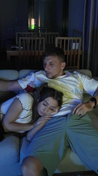 Мій зведений брат знову трахав мене і кінчив на цицьки, поки батьки в сусідній кімнаті
