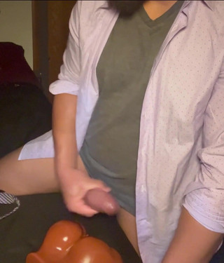 Lonely stroker: Držím tě dole a stříkám do sebe. Část 1 ze 2