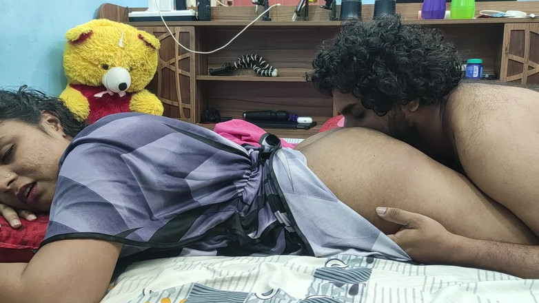 Vaigavarun45: Desi Malayali Couple Hot Ass Kiss Romance in Nighty