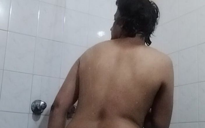 Nudycock: Banho de pau