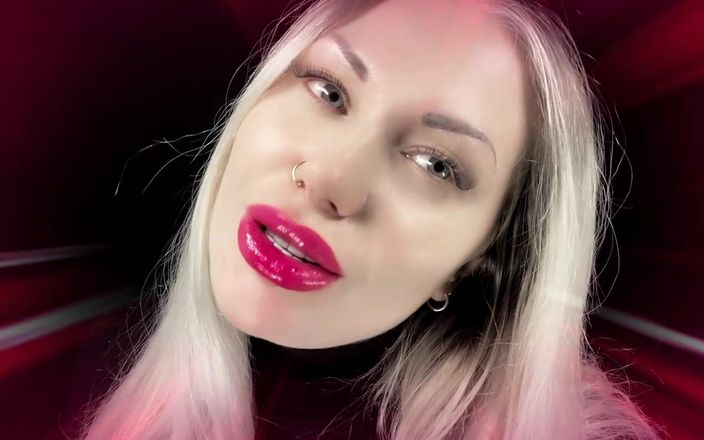 Goddess Misha Goldy: Aplikasi lipstik terlarang