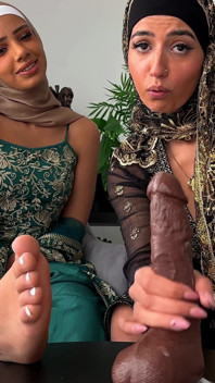 Zwei hijabi-schlampen geben dir eine wichsanleitung