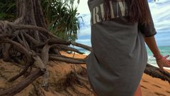 TenderMolly: Extrime Masturbation on a Beach