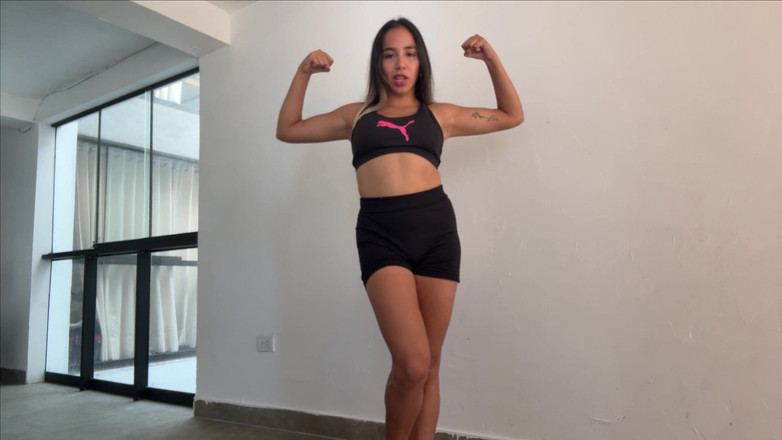 Goddess Alexa femdom: ジムラットと生地の筋肉崇拝上腕二頭筋腹筋フェムドム生意気な女神に夢中