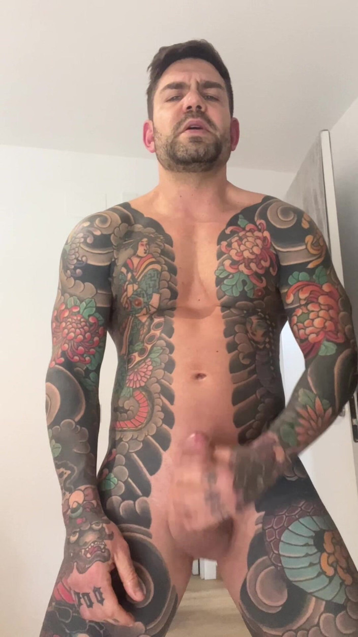 Juan Lucho Gay: Thủ dâm đẹp trai trên giường của anh ấy