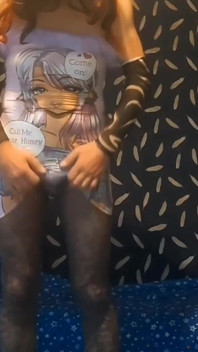 Fick meinen monsterdildo in meinem dolly kleid und in gedruckten strumpfhosen