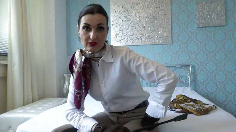 Lady Victoria Valente: bakış açısı ipek eşarp içine boşalma