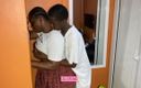 Kpekus Tv: Estudantes com tesão se beijam antes da aula