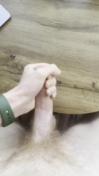 Veja Como Ele Se Reproduz: Masturbação Twink Peluda Com Ejaculação Épica - Corpo Esguio, Carga Grande