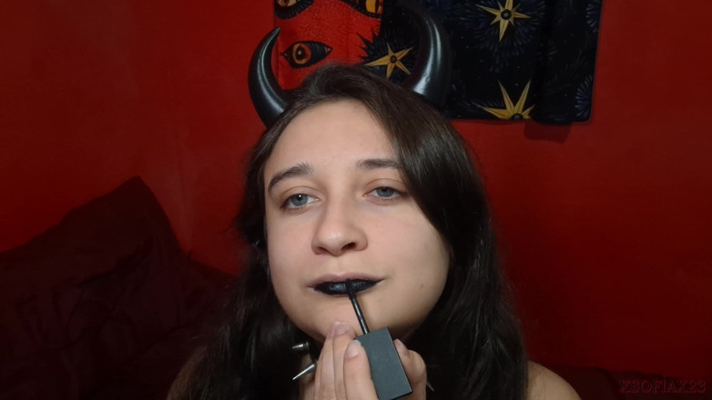 Sofia Nightshade: Trucco rossetto nero