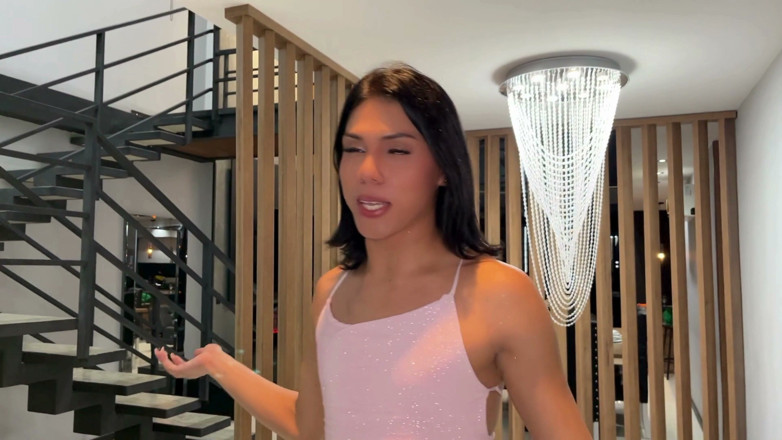 Marine Laveau: My Real Estate Agent Has Great and Wants to Fuck...