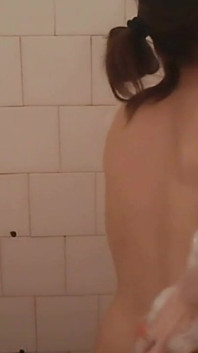 Mellita Rusia Camgirl Mandi melancap