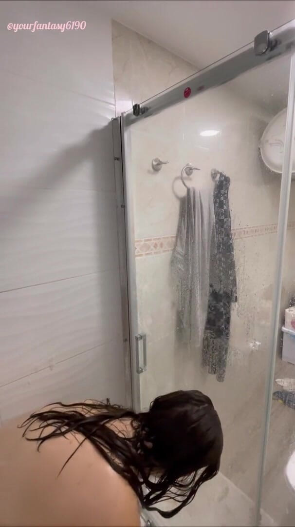 Your fantasy studio: Showering and shaving