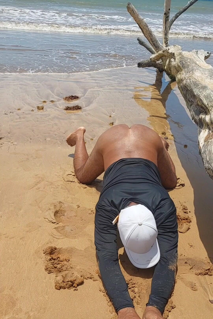 Ladysilvas: Ladysilva nue sur la plage, je veux vraiment sexy sur...