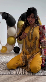 Aaliyah Yasin Gets Horny Whilst Waiting for Her Guests