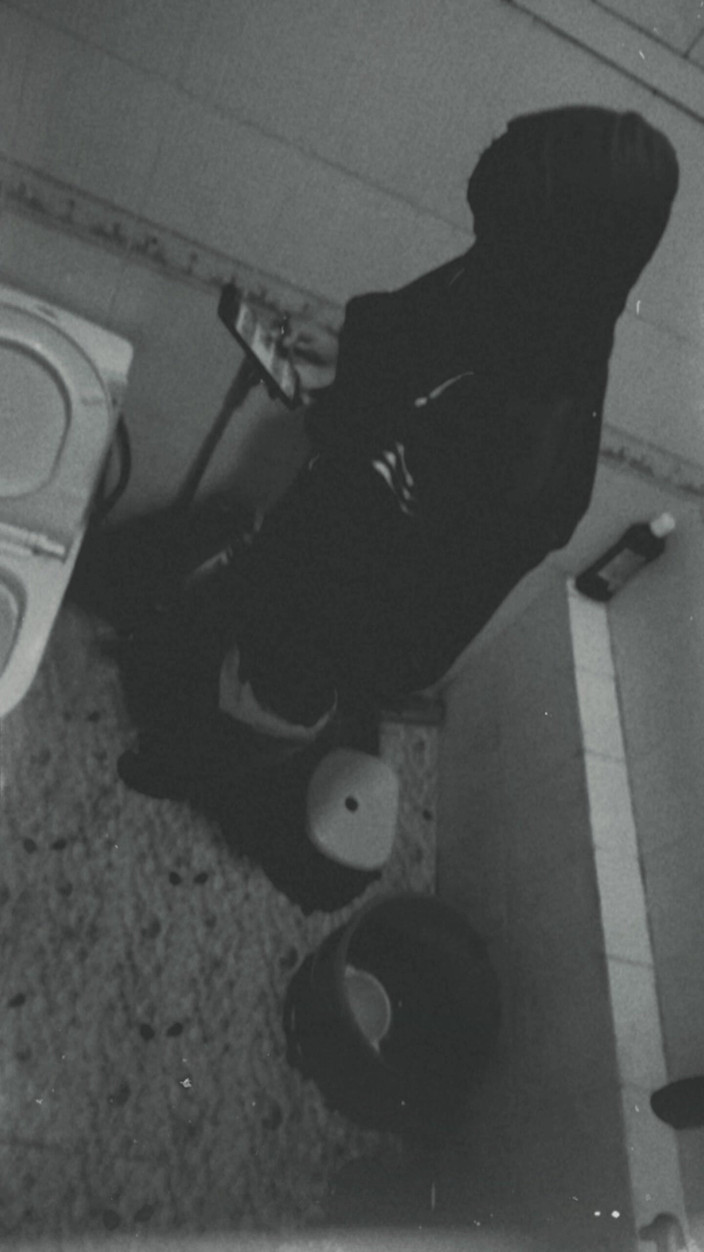 Brijesh 270: 내 배다른아빠가 화장실에서 카메라로 하는 모든 일을 봤어