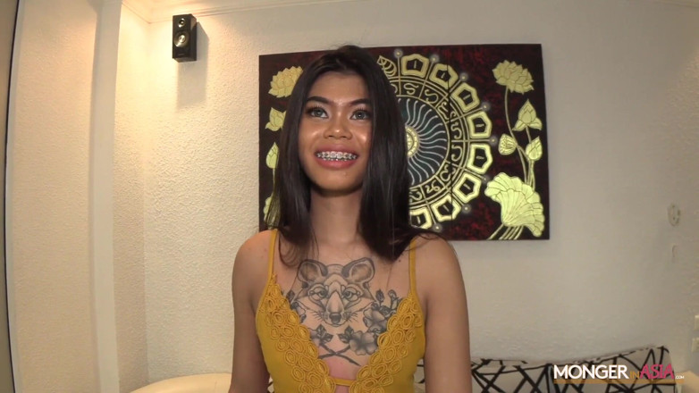 Monger In Asia: Sensual tailandesa milf recebe gozada interna inesperada