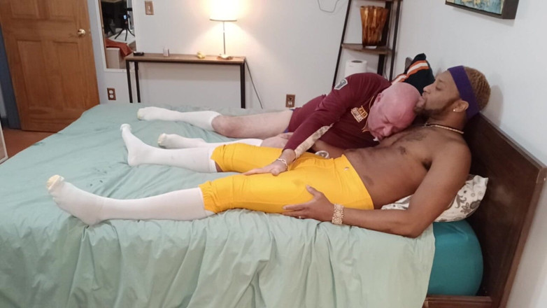 Kennie Jai: Antrenor și jucător masturbare!