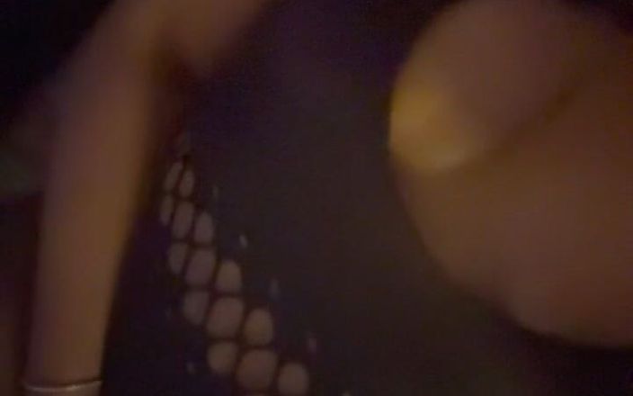 ChanteSuckumup: Taquinage sexy et séduisant d’une grosse déesse ! tout simplement pulpeuse...