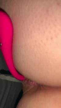 Ona stříká po análním creampie