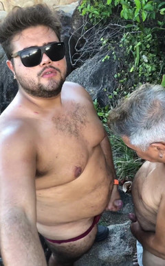 VEN1CIU: Masturbandosi a vicenda in spiaggia