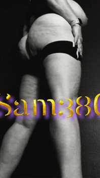 Sam38g Big Round Booty Doing Squats