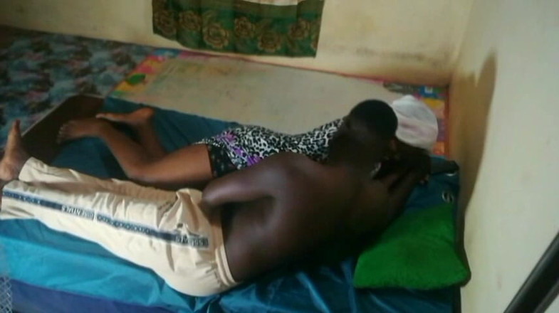 Viporn sex bais: Susurros en la almohada
