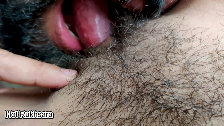 hot_rukhsara: Když manželka nebyla doma, zavolal jsem děvce domů a šukala zezadu...