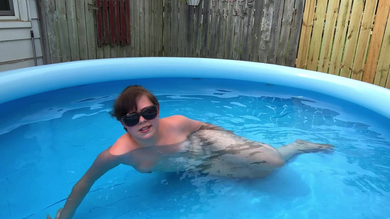 DollBabyLynn: POV: Pool creeper fångad! Anal Devore