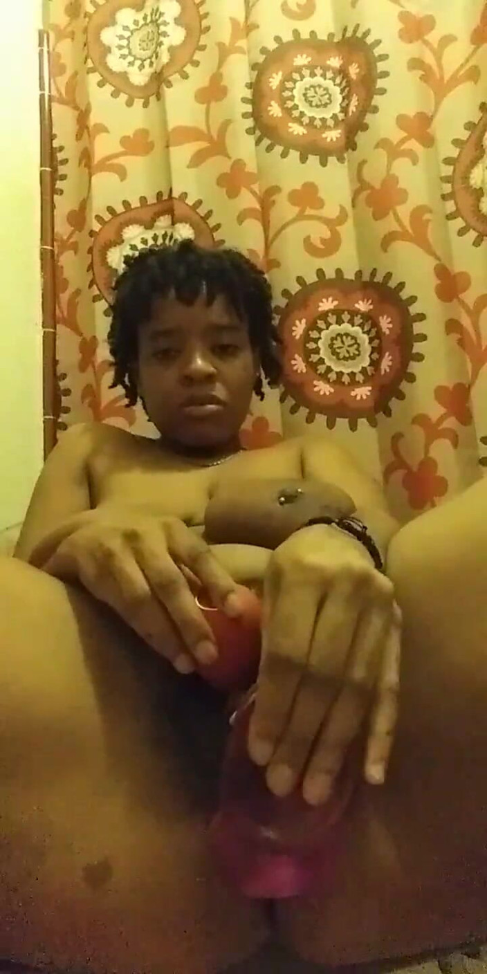 Missus E: Issa Bullseye