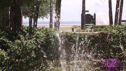 Dream Girls: Het Latina första timer bar alla på riskabla utomhusplatser