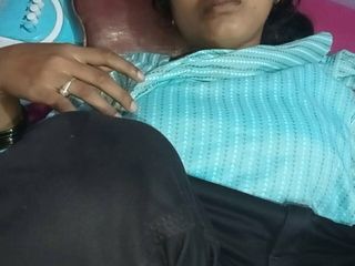 Sakshi Pussy: Indiana universitária Vergin fodendo buceta