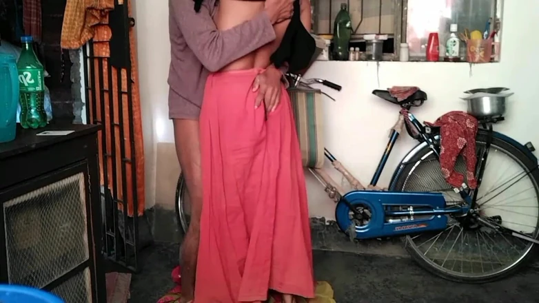 Fantacycutting: When Village Bhabhi Was Alone in the House, Neighbor Brother-in-law...