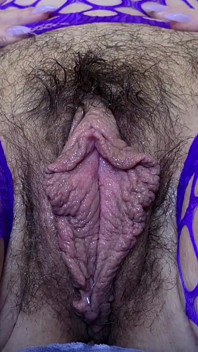 Labia besar upclose yang melampau mengusik & melancap