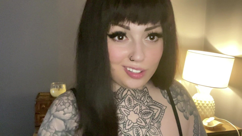 Miss Valentina: Tatuerad homewrecking gudinna JOi