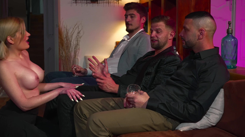 Jet sex prod: Grupa przyjaciół pieprzy się nawzajem