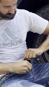 Seorang lelaki membuat kencing pada saya di jalan